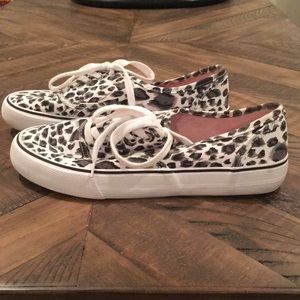 Leopard print canvas sneakers